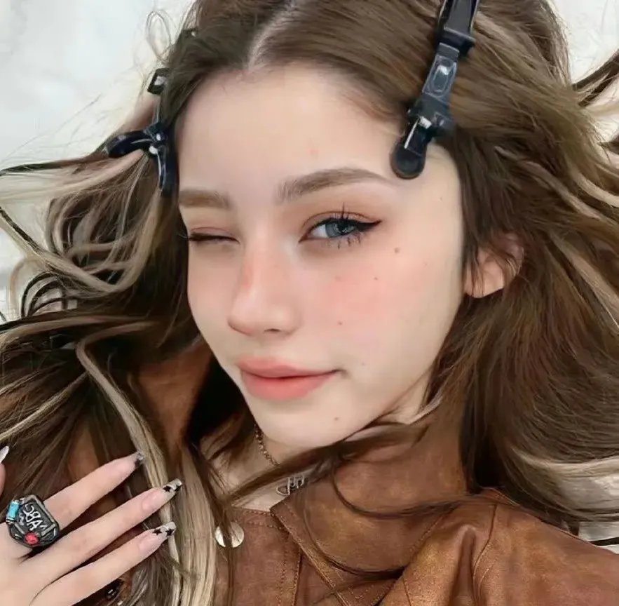 山村姐妹